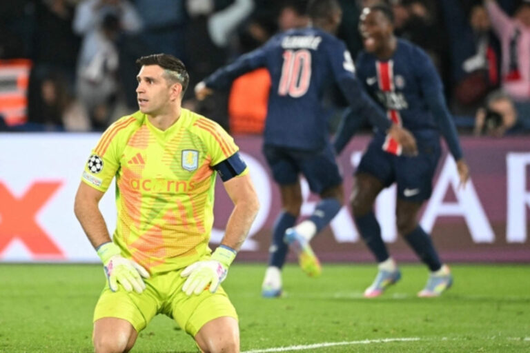 Las críticas de los medios franceses al Dibu tras la derrota del Aston Villa
