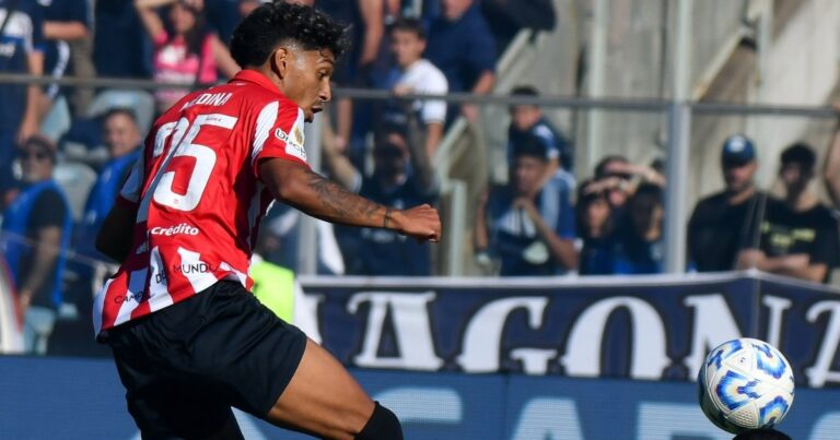 Insfrán se fue llorando del clásico: «Tengo sensaciones raras»