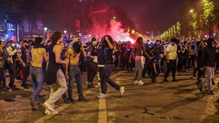 En París, hubo dos muertos y 550 detenidos en los festejos por PSG campeón de la Champions League