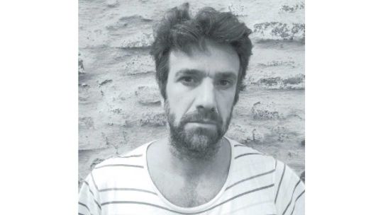 Un buen detalle es más punzante que una biografía