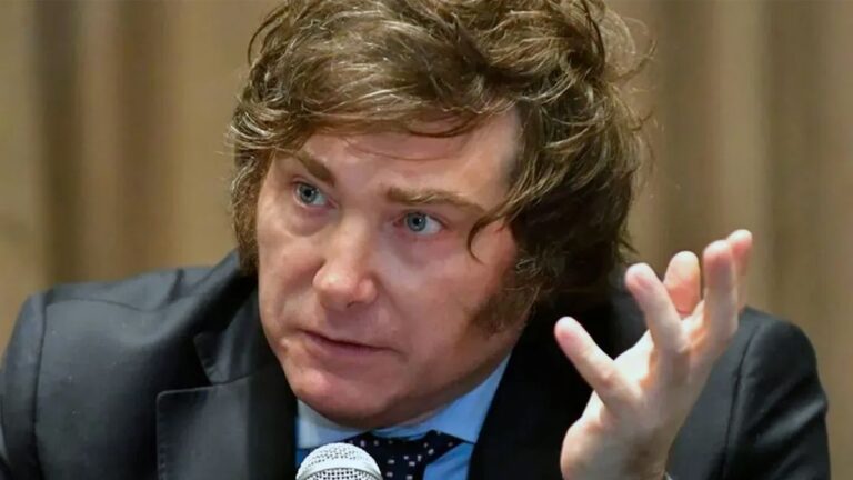 Encuesta revela que se cae a pedazos la imagen de Javier Milei: baja mucho la aprobación presidencial