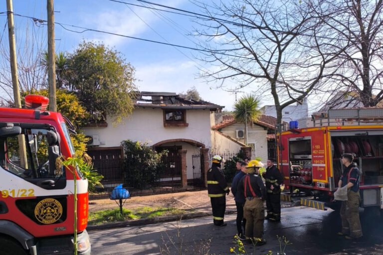 Horror en Ituzaingó: así se prendió fuego una casa en el centro de la localidad